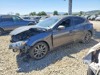 2018 Mazda 3 3MZBN1L39JM256381