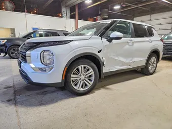 2024 Mitsubishi Outlander JA4J4UA8XRZ087512