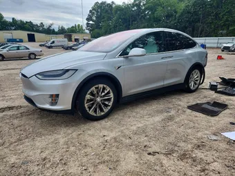 2017 Tesla Model X 5YJXCDE28HF055686