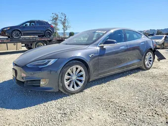 2018 Tesla Model S 5YJSA1E25JF273427