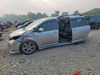 2016 Toyota Sienna 5TDXK3DC1GS742395