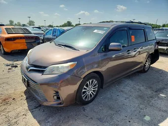 2018 Toyota Sienna 5TDYZ3DC4JS903524