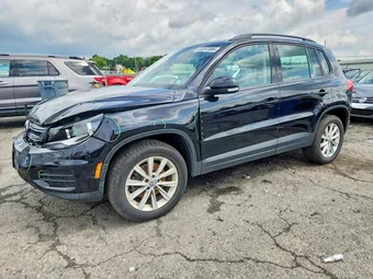 2017 Volkswagen Tiguan WVGBV7AX8HK047013
