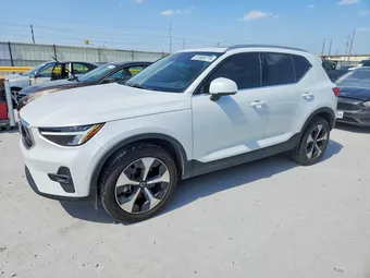 2023 Volvo XC40 YV4L12UN4P2915604