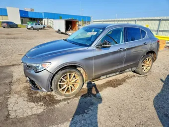 2018 Alfa Romeo ZASFAKBNXJ7B71902