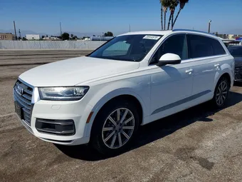 2018 Audi Q7 WA1LAAF74JD019630