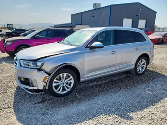 2017 Audi Q7 WA1LAAF77HD012861