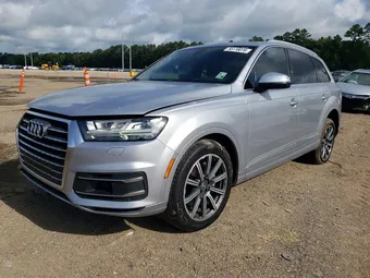 2017 Audi Q7 WA1LAAF70HD020851