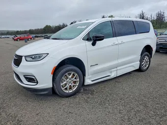 2025 Chrysler Pacifica 2C4RC1BG1SR562352