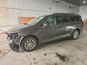 2017 Chrysler Pacifica 2C4RC1BG3HR603282