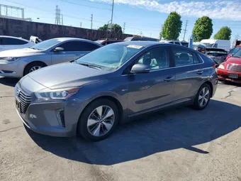 2018 Hyundai Ioniq KMHC75LD7JU090614