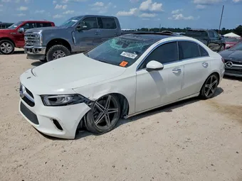 2019 Mercedes-Benz A-Class WDD3G4EB4KW015634