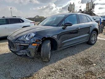 2018 Porsche Macan WP1AA2A50JLB02355