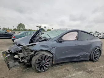 2022 Tesla Model Y 7SAYGDEFXNF551647
