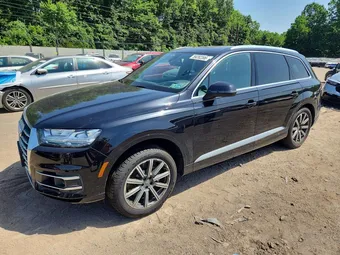 2017 Audi Q7 WA1VAAF78HD052584
