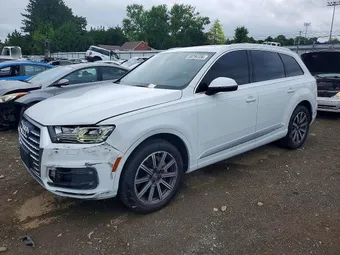 2017 Audi Q7 WA1LAAF78HD029748