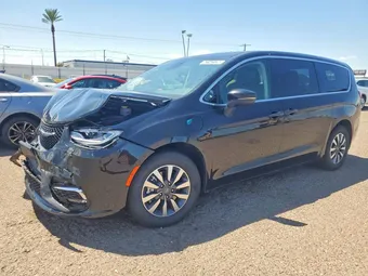2023 Chrysler Pacifica Hybrid 2C4RC1L71PR631434