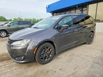2018 Chrysler Pacifica 2C4RC1EG4JR227628