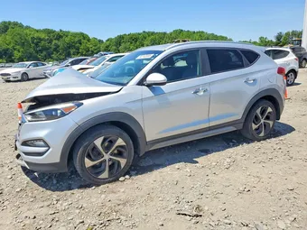 2018 Hyundai Tucson KM8J3CA28JU832527