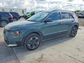 2024 Kia Niro KNDCR3L17R5090465