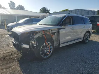 2022 Lincoln Aviator 5LMYJ8XY0NNL02188