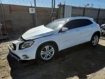 2019 Mercedes-Benz GLA-Class WDCTG4GB2KJ533918