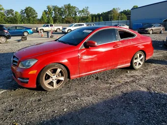 2015 Mercedes-Benz C-Class WDDGJ4HB1FG354317