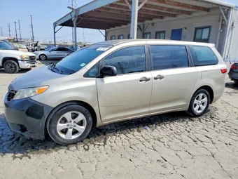 2015 Toyota Sienna 5TDZK3DC2FS564441