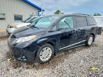 2017 Toyota Sienna 5TDYZ3DC5HS869183