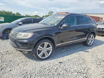 2017 Volkswagen Touareg WVGGF7BPXHD003391