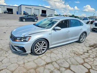 2017 Volkswagen Passat 1VWDT7A31HC051928