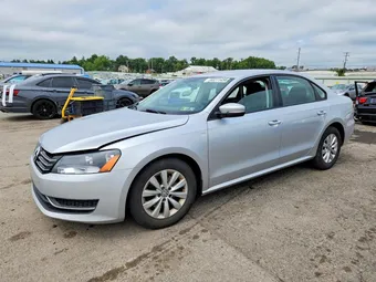 2015 Volkswagen Passat 1VWAT7A30FC020508