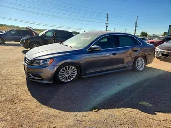 2017 Volkswagen Passat 1VWBT7A37HC075772