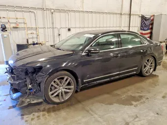 2016 Volkswagen Passat 1VWBT7A36GC029817