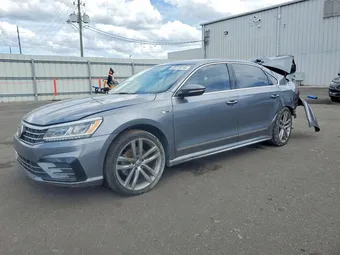 2017 Volkswagen Passat 1VWDT7A39HC083669