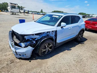 2025 Volvo XC40 YV4L12UJ0S2578645