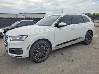 2017 Audi Q7 WA1LAAF70HD003497