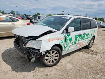 2015 Chrysler Town & Country 2C4RC1BG2FR619163