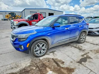 2021 Kia Seltos KNDETCA28M7111990