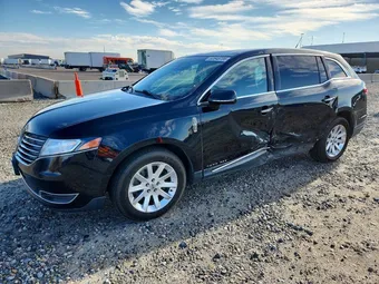 2017 Lincoln MKT 2LMHJ5NK7HBL00376