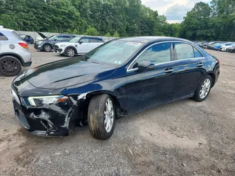 2022 Mercedes-Benz A-Class W1K3G4FB3NJ349315