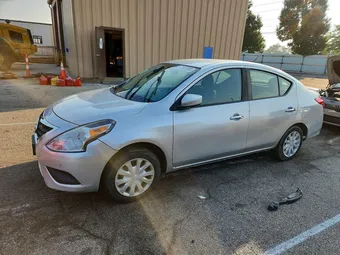 2018 Nissan Versa 3N1CN7AP5JL811335