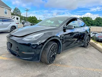 2024 Tesla Model Y 7SAYGDEE4RA238488