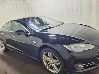 2015 Tesla Model S 5YJSA1H1XFFP78583