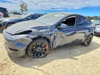 2023 Tesla Model Y 7SAYGDEE9PF840285