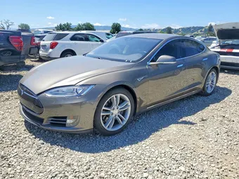 2015 Tesla Model S 5YJSA1S29FF095520