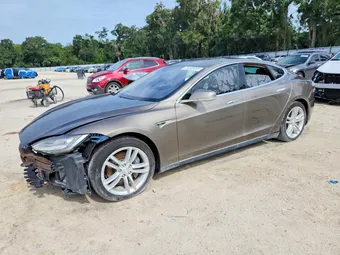 2015 Tesla Model S 5YJSA1E23FF110220