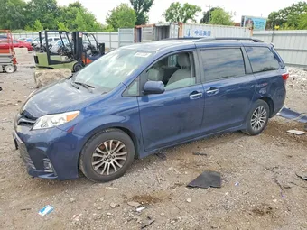2019 Toyota Sienna 5TDYZ3DC3KS992195