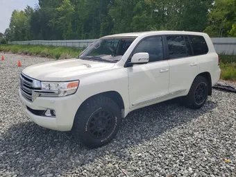 2016 Toyota Land Cruiser JTMCY7AJ2G4047569