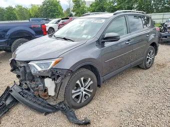 2018 Toyota RAV4 JTMBFREV6JJ215698